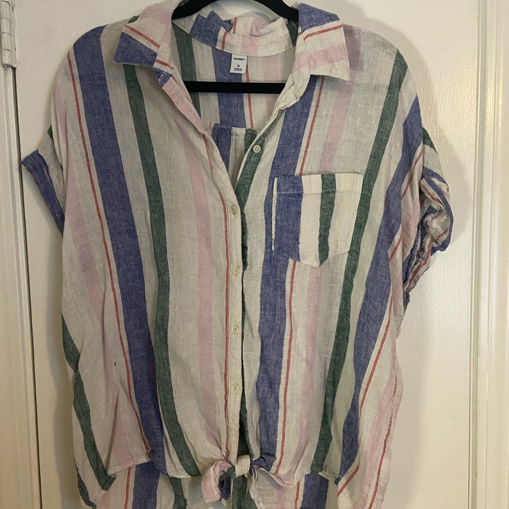 Shirt with collar